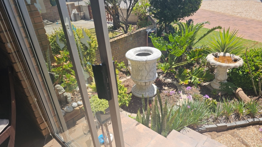 4 Bedroom Property for Sale in Stilbaai Wes Western Cape